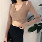 Cut-out Shoulder Cropped Top