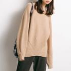 Cable-knit Round Knit Sweater