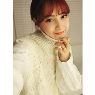 Turtle-neck Cable-knit Vest