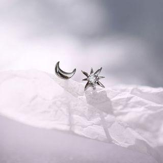 Non-matching 925 Sterling Silver Moon & Star Earring Silver - One Size