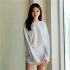 Set: Long-sleeve Loose-fit T-shirt + Sweatshorts