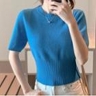 Short-sleeve Crewneck Cropped Knit Top