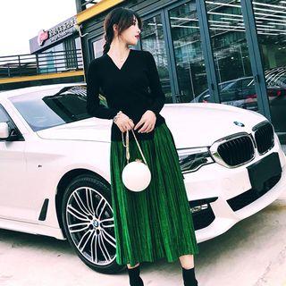Set: V-neck Long-sleeve Knit Top + Midi A-line Skirt