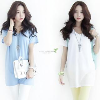 V-neck Colored T-shirt