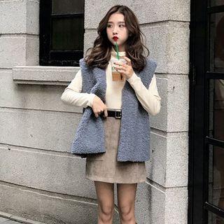 Fleece Vest / Long-sleeve Top / Mini Skirt