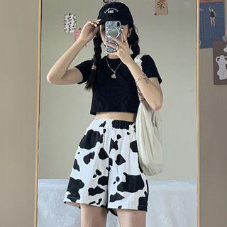 Plain Short-sleeve T-shirt / Cow Print Shorts