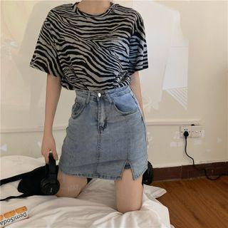 Short-sleeve Zebra Print T-shirt / A-line Denim Skirt