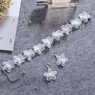 Set: Flower Choker + Drop Earring 1 Pair - Earrings & 1 Piece - Choker - White - One Size