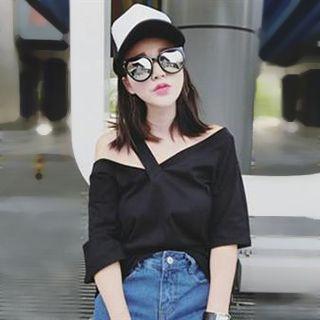 Cut Out Shoulder Elbow Sleeve V-neck T-shirt