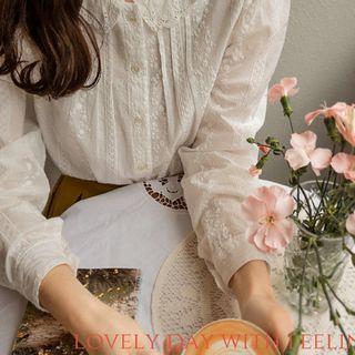Lace-collar Pintuck Embroidery Blouse