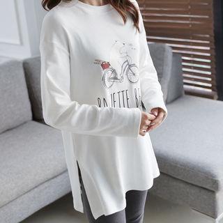 Slit-side Illustration T-shirt