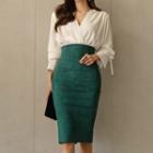 Plain Shirt / Fitted Midi Skirt