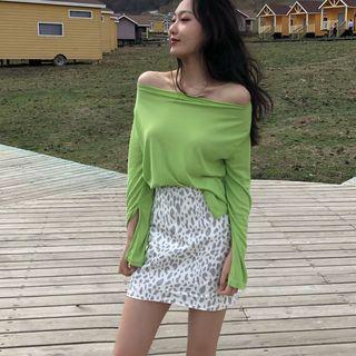 Long-sleeve Off-shoulder Plain T-shirt