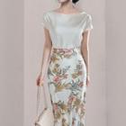 Set: Short-sleeve Plain Blouse + Flower Print Midi Pencil Skirt