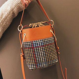 Set: Pattern Bucket Bag + Pouch