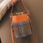 Set: Pattern Bucket Bag + Pouch