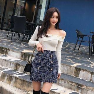 Off-shoulder Button-trim Slim-fit Top