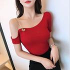 Chain Strap One Shoulder Short Sleeve Top