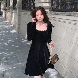 Long Sleeve Square Neck Plain Velvet Dress