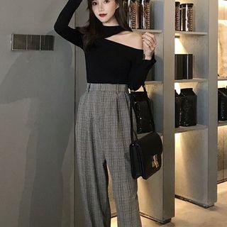 Long-sleeve Cut Out T-shirt / Plaid Straight Cut Pants