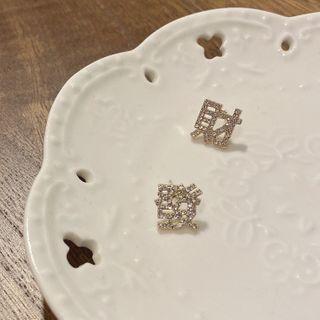 Chinese Characters Asymmetrical Earring 1 Pair - Stud Earring - Gold - One Size