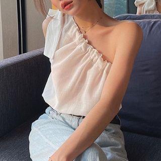 Single Shoulder Bow Detail Top