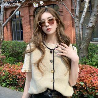 Short-sleeve T-shirt / Knit Sweater Vest