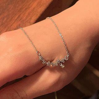 Star Rhinestone Pendant Alloy Necklace