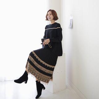 Lac-trim Long Pleat Skirt