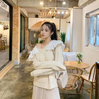 Lace-capelet Ribbed Sweater
