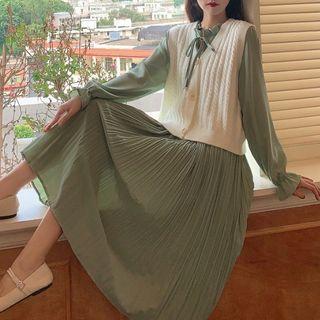 Plain Midi Pleated Dress / V-neck Plain Knitted Vest