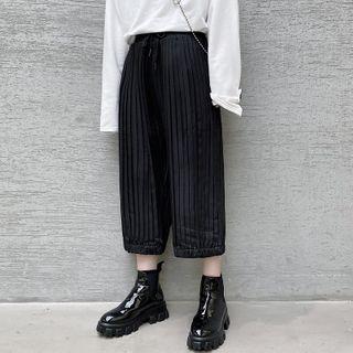Accordion Pleated Straight-cut Capri Shorts