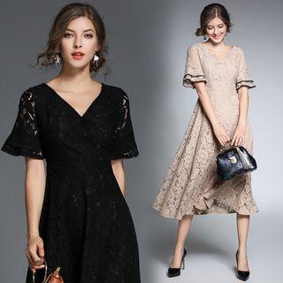 Short-sleeve Tie-waist V-neck Slim Lace Dress