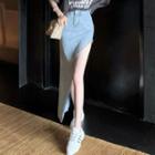 Elbow-sleeve Printed T-shirt / Asymmetrical Denim Skirt