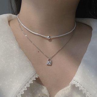 Lock Pendant Alloy Necklace / Faux Pearl Choker