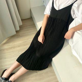 Plain Spaghetti Strap Pleated Hem Midi Dress