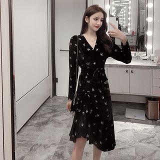 Swan Pattern Midi Sheath Velvet Dress