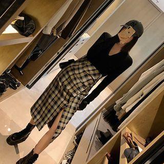 Long-sleeve V-neck Knit Top / Plaid Asymmetric Midi Straight-fit Skirt / Set