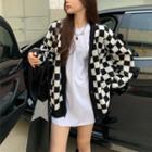 Checkerboard Pattern Cardigan / Plain T-shirt