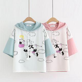 Two-tone Cartoon Cow Print Hooded T-shirt