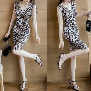Sleeveless Leopard Print Sheath Dress