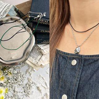 Twisted-thread Short Necklace