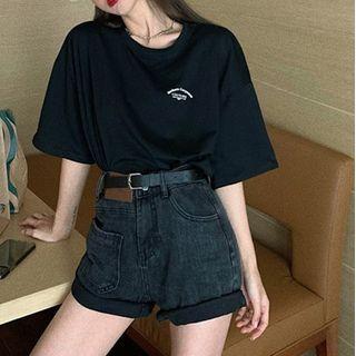 Elbow-sleeve Letter Print T-shirt / Denim Shorts