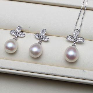 Freshwater Pearl Necklace / Earrings