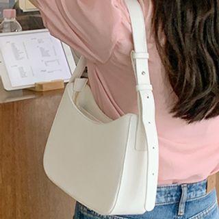 Zipped Pleather Armpit Bag