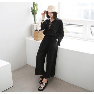 Set: T-shirt + Pleated Wide-leg Pants