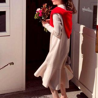 Round-neck Ruffle-hem Knit Dress