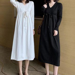 V-neck Long-sleeve Midi Knit Shift Dress
