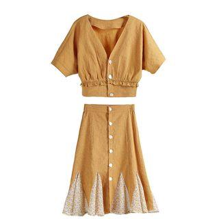 Set: Plain Short Sleeve V-neck Top + Printed Panel Flared Skirt