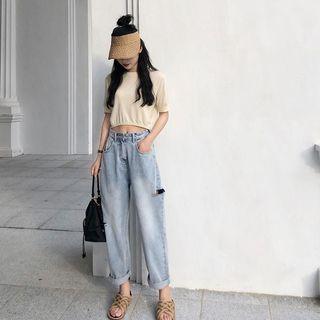 High-waist Cutout Jeans+plain T-shirt